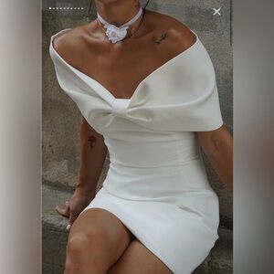 MESHKI - GWYNETH - Off Shoulder Bow Mini Dress - White
